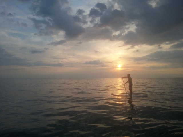  Paddleboard au coucher du soleil 